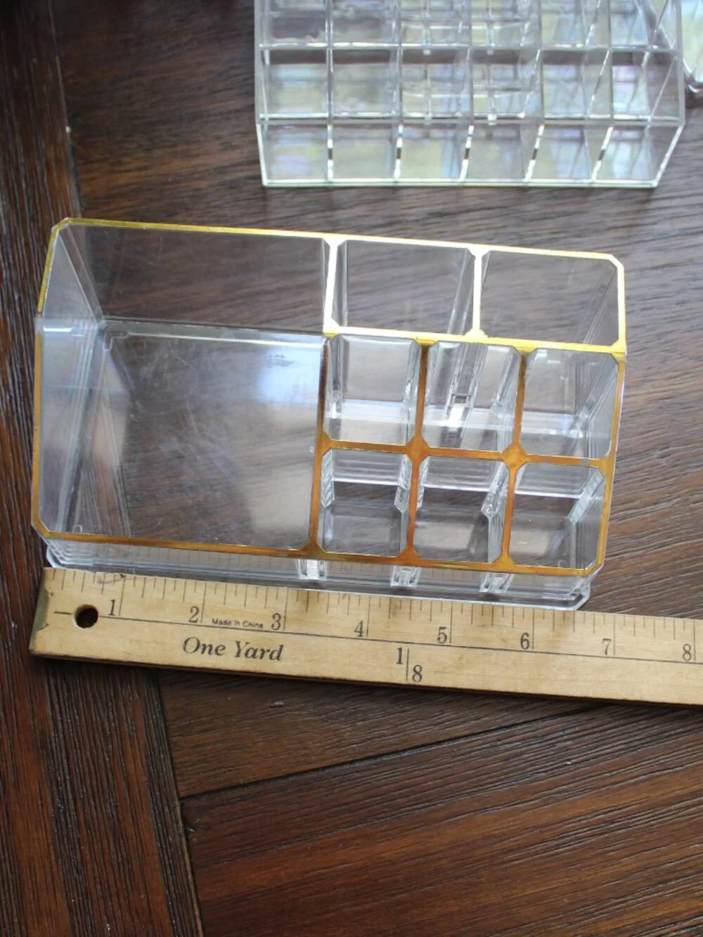 5 Plastic Containers for Holding Makeup or Art Supplies?